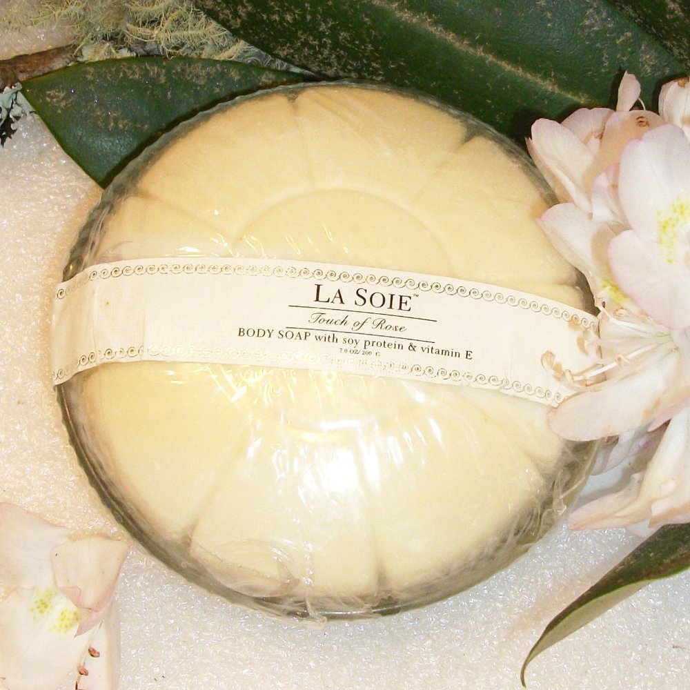 NEW LA SOIE Touch of Rose Body Soap in Custom Glass Dish Soy & Vitamin E Sealed